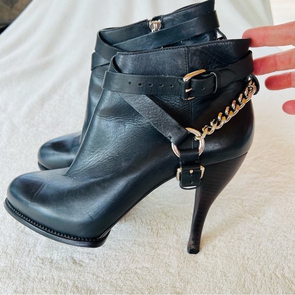 ALEXANDER MCQUEEN CHAIN STRAP STILETTO ANKLE BOOTS SIZE 8.5 EUC - Picture 14 of 16